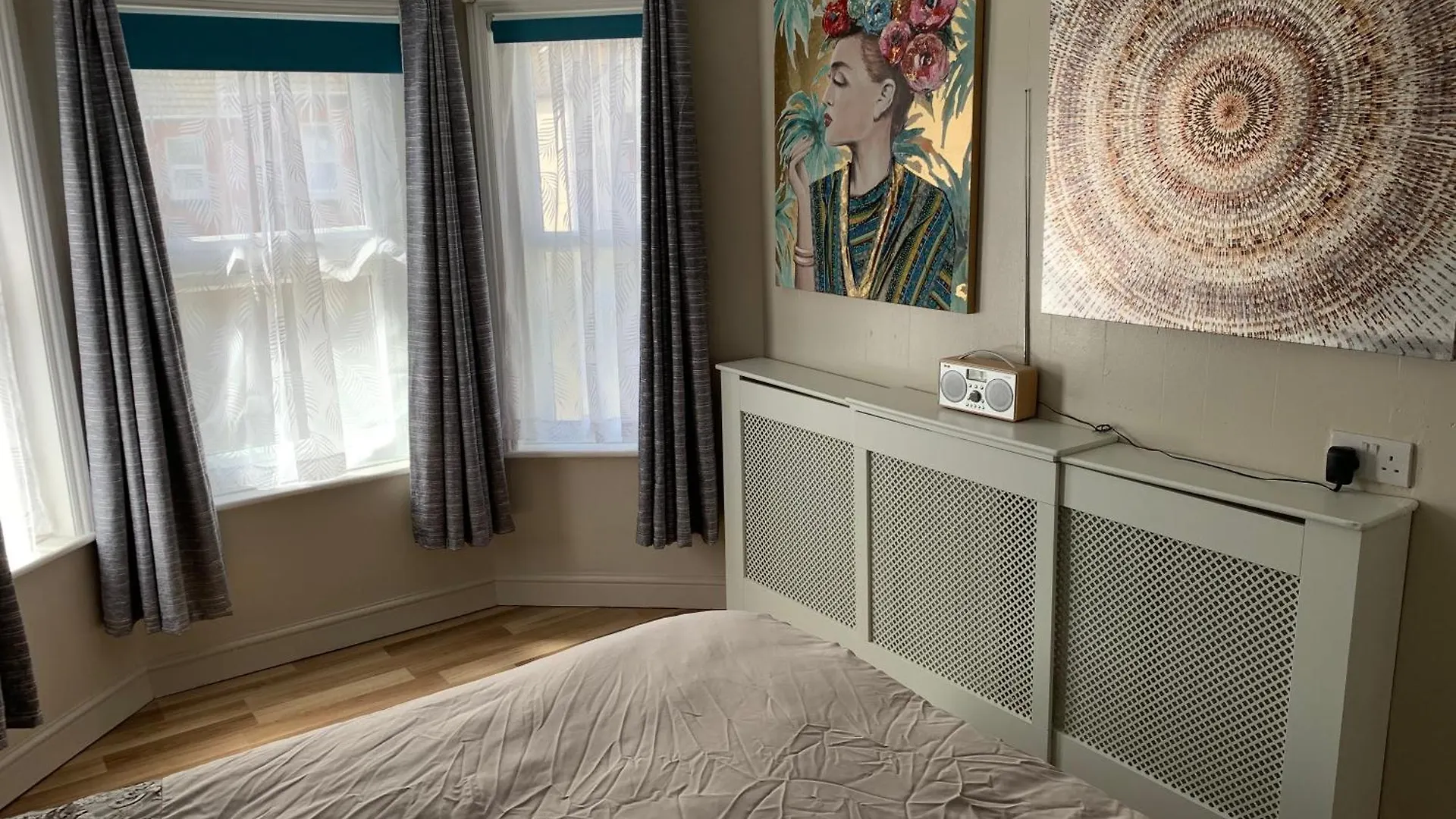 Family House Bournemouth - Spa, Garden, Parking 0*,  Birleşik Krallık