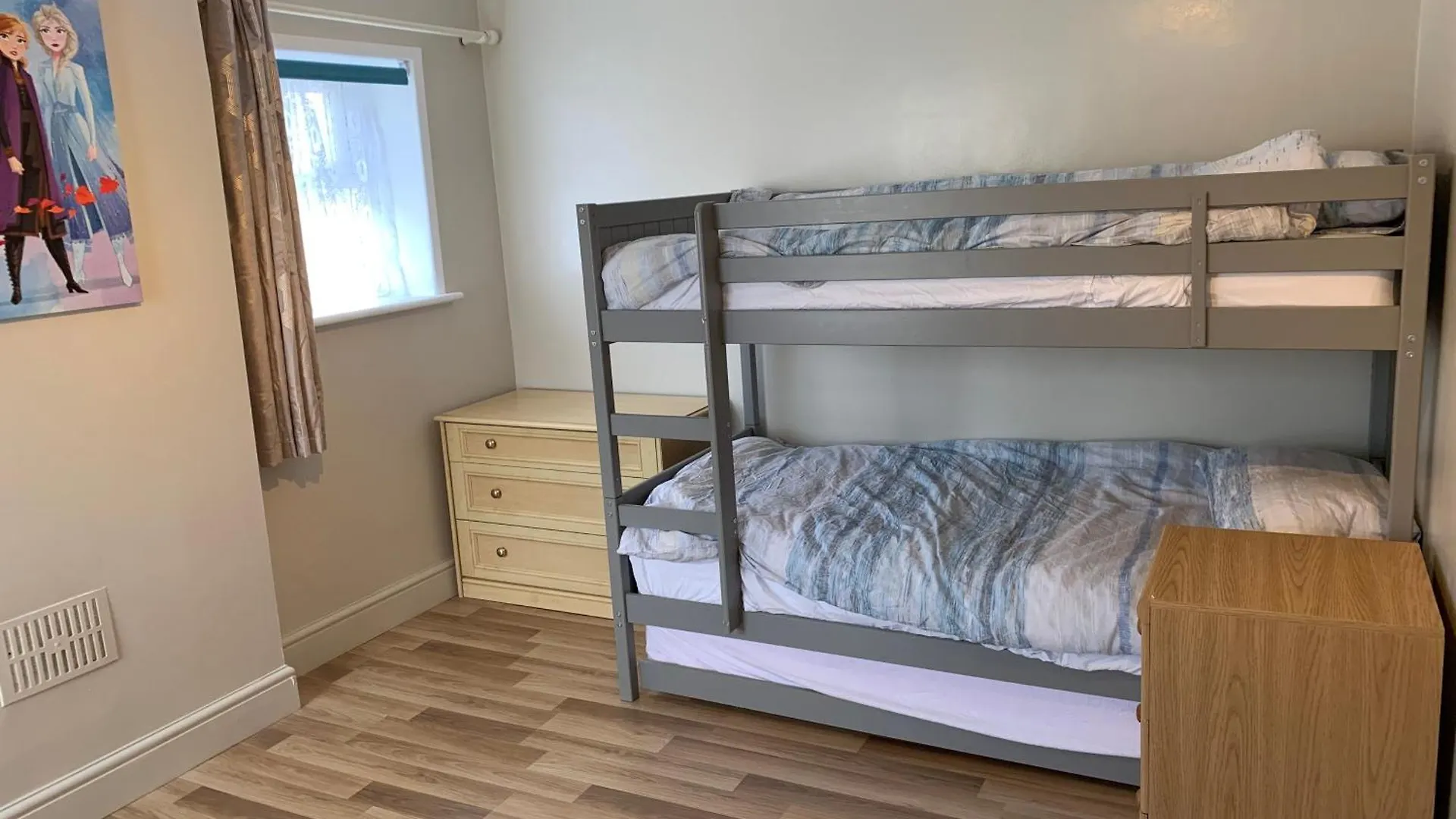Tatil Evi Family House Bournemouth - Spa, Garden, Parking Birleşik Krallık